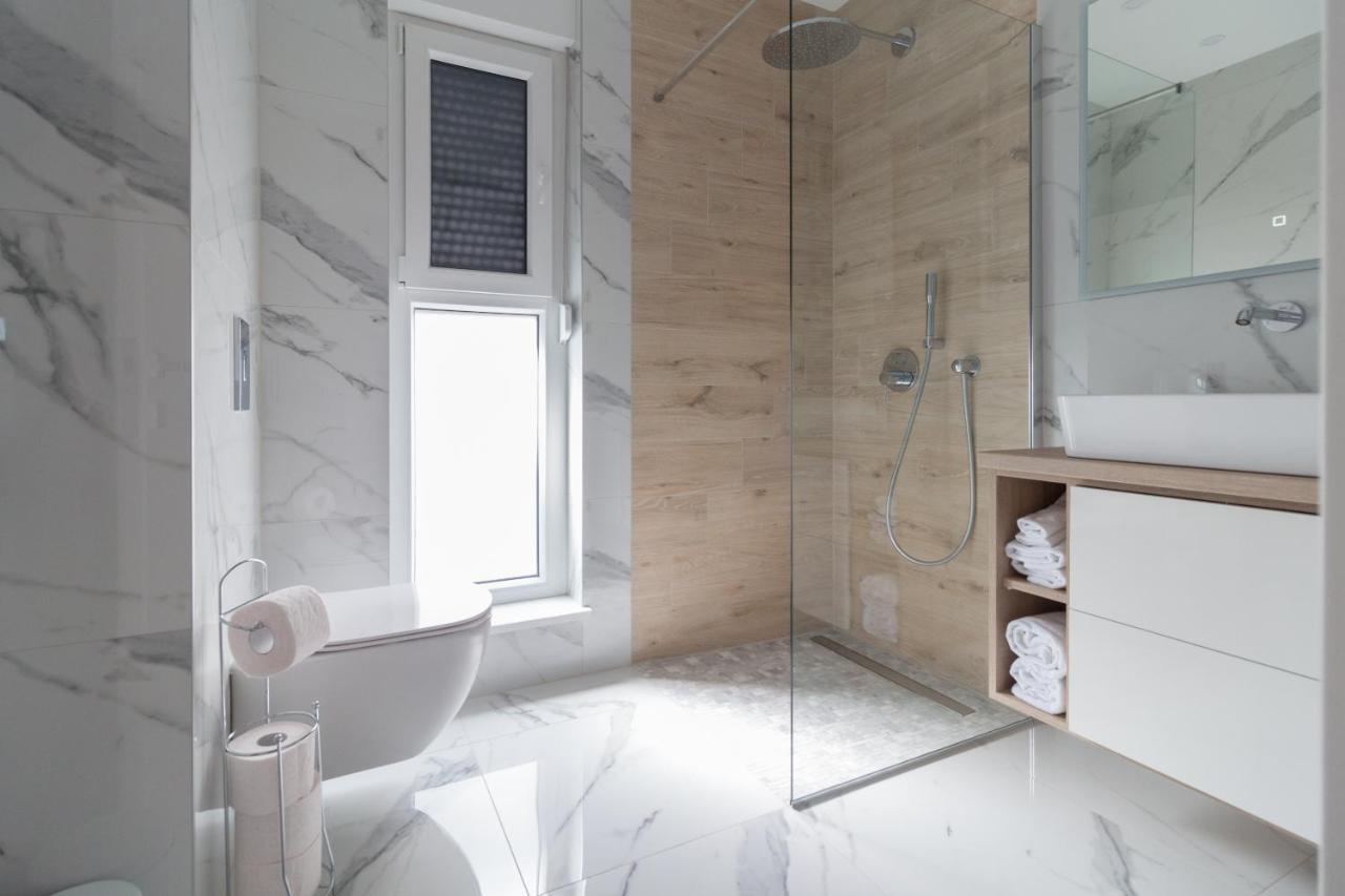 Luxury Beachfront Villa Crystal Aenona - By Ta Leut Agency Nin Extérieur photo