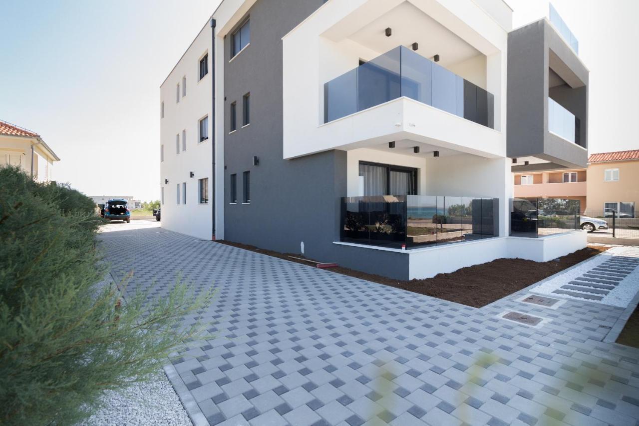 Luxury Beachfront Villa Crystal Aenona - By Ta Leut Agency Nin Extérieur photo