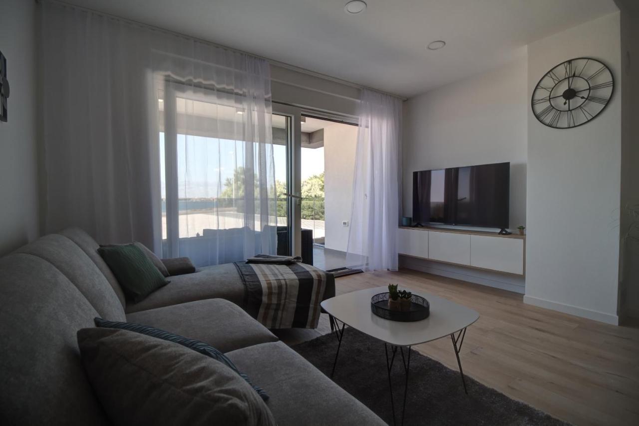 Luxury Beachfront Villa Crystal Aenona - By Ta Leut Agency Nin Extérieur photo