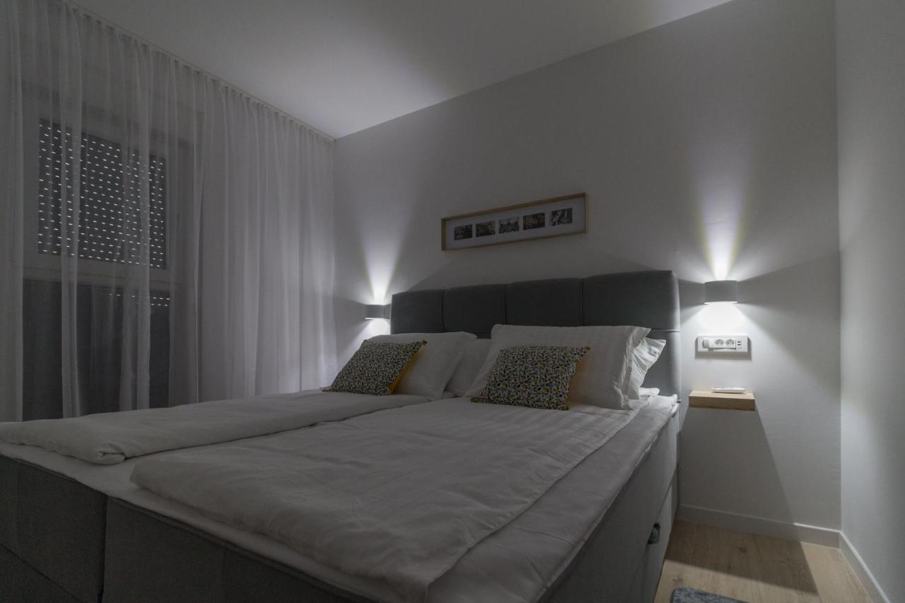 Luxury Beachfront Villa Crystal Aenona - By Ta Leut Agency Nin Extérieur photo