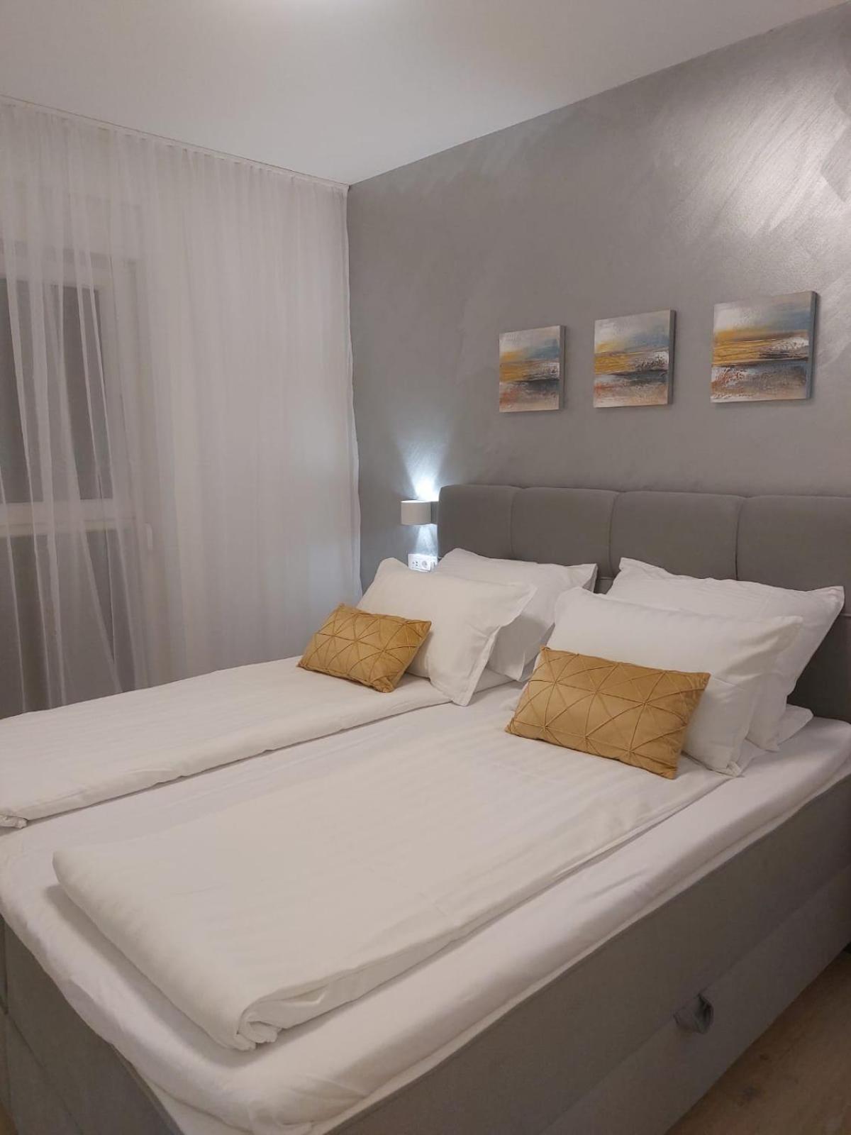 Luxury Beachfront Villa Crystal Aenona - By Ta Leut Agency Nin Extérieur photo